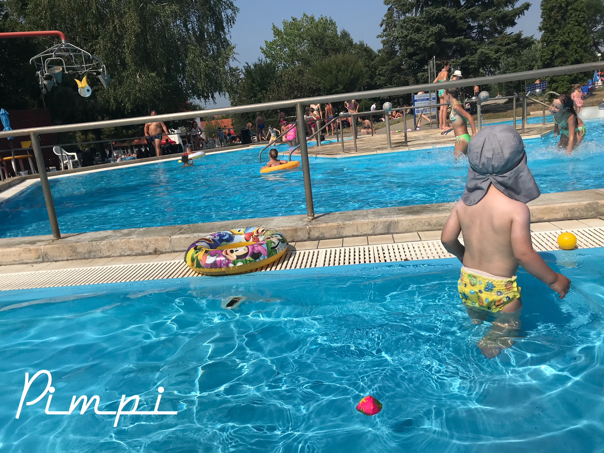 pimpi-bábo-bábätko-cestovanie-sarospatak-maďarsko-kúpalisko-detský bazén-teplá voda-jedlo-hry-ihrisko-kam s deťmi-cestovateľský blog-rady a tipy